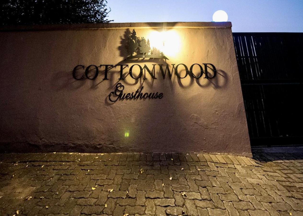 Cottonwood Guesthouse Oasis Блумфонтейн Экстерьер фото