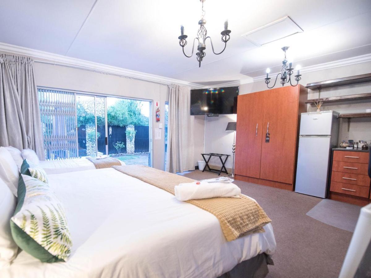 Cottonwood Guesthouse Oasis Блумфонтейн Экстерьер фото